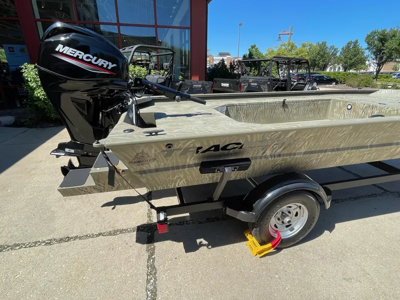 Slide: The Image of Tracker 1654SPT 2025 - 4