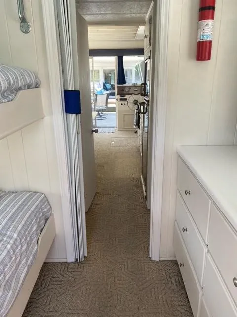 Slide: The Image of Sumerset Houseboat 1980 - 10