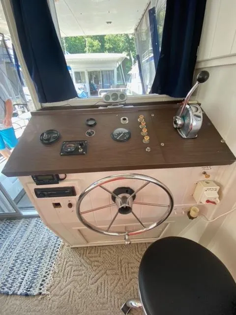 Slide: The Image of Sumerset Houseboat 1980 - 6