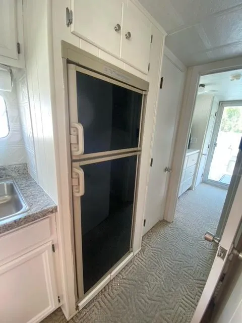 Slide: The Image of Sumerset Houseboat 1980 - 8