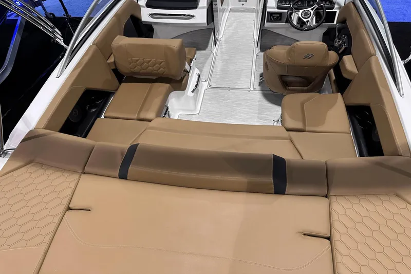 Slide: The Image of Four Winns H2 2025 - 11