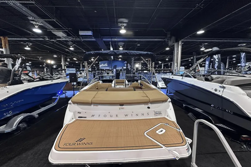 Slide: The Image of Four Winns H2 2025 - 15