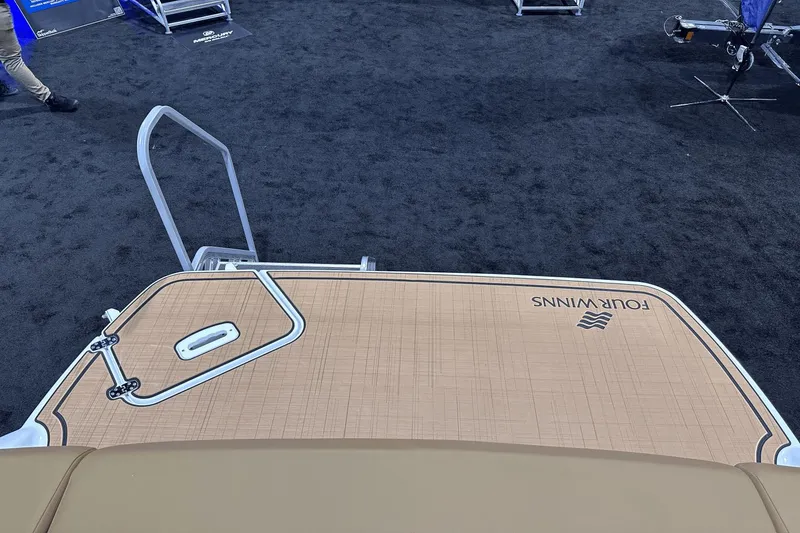 Slide: The Image of Four Winns H2 2025 - 16