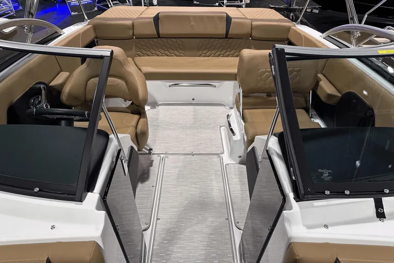 Slide: The Image of Four Winns H2 2025 - 5