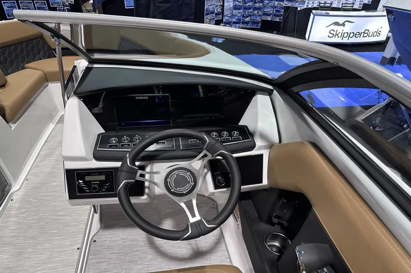 Slide: The Image of Four Winns H2 2025 - 6