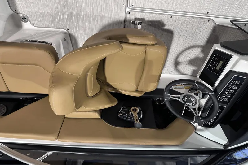 Slide: The Image of Four Winns H2 2025 - 8