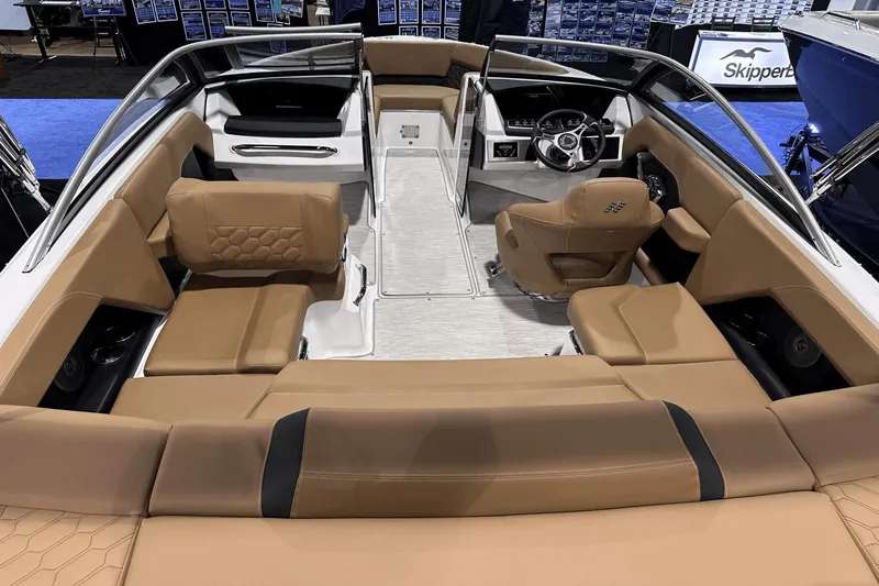 Slide: The Image of Four Winns H2 2025 - 9