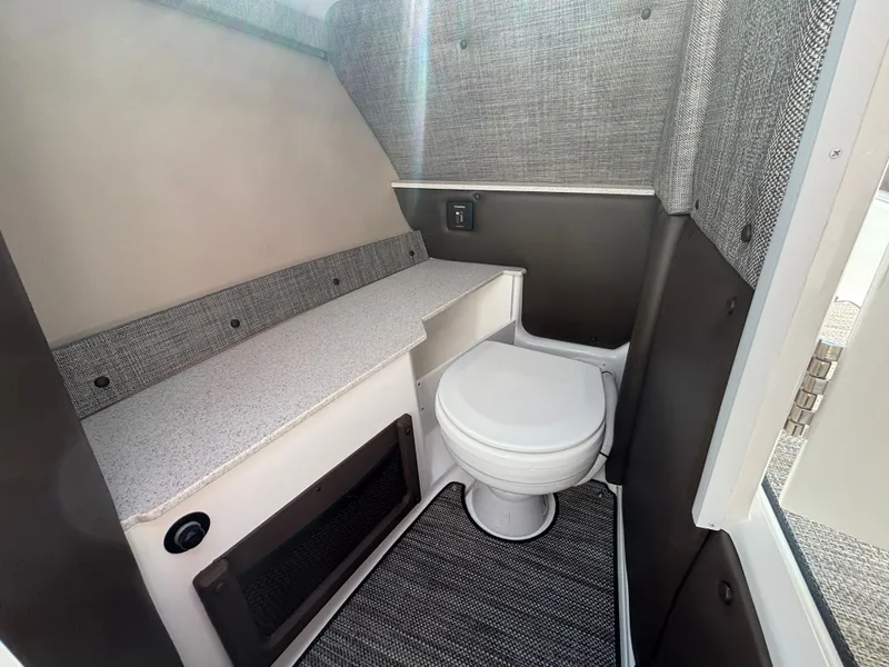 Slide: The Image of Cobalt R6 Surf 2025 - 459