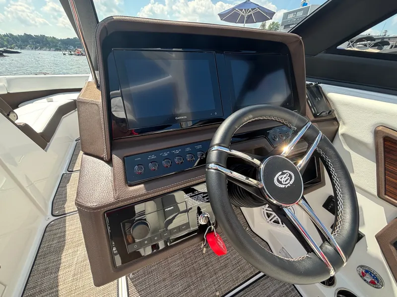 Slide: The Image of Cobalt R6 Surf 2025 - 461