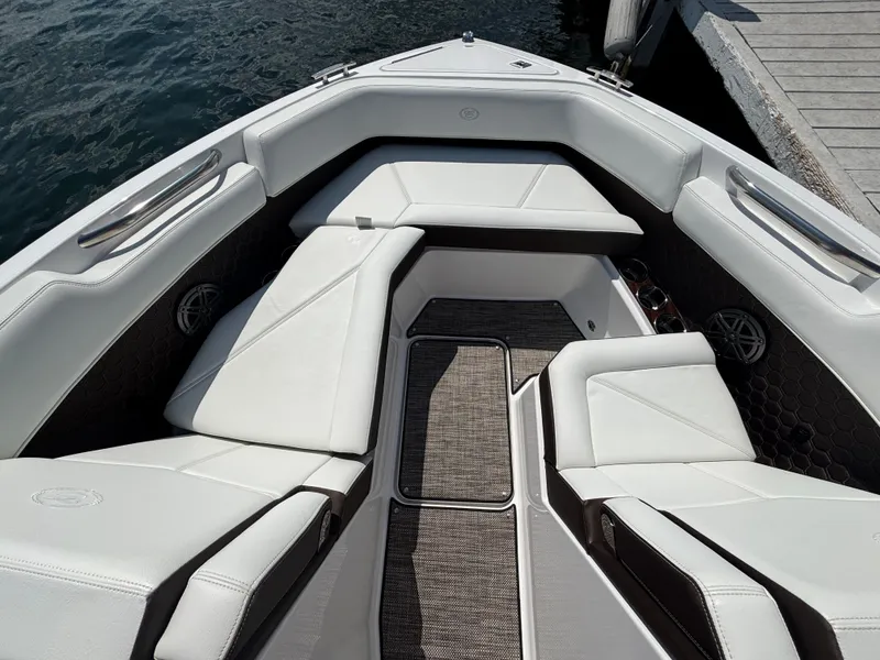 Slide: The Image of Cobalt R6 Surf 2025 - 464