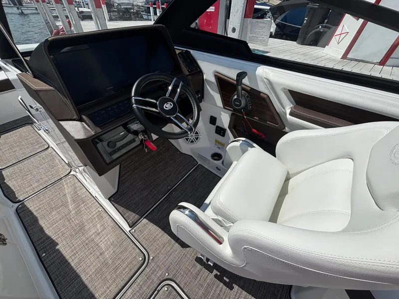 Slide: The Image of Cobalt R6 Surf 2025 - 473