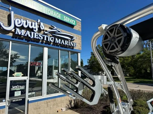 Slide: The Image of 2016 MasterCraft X46 boat at Jerry's Majestic Marine dealership. - 23