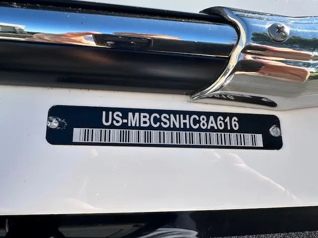 Slide: The Image of 2016 MasterCraft X46 boat identification plate with serial number and barcode. - 39