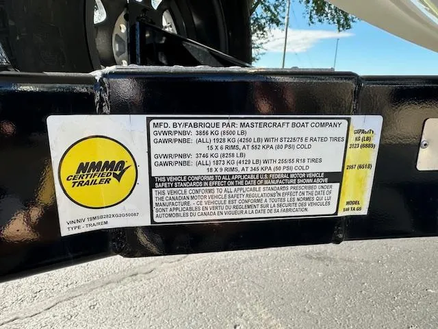 Slide: The Image of 2016 MasterCraft X46 trailer label with specifications and NMMA certification. - 40