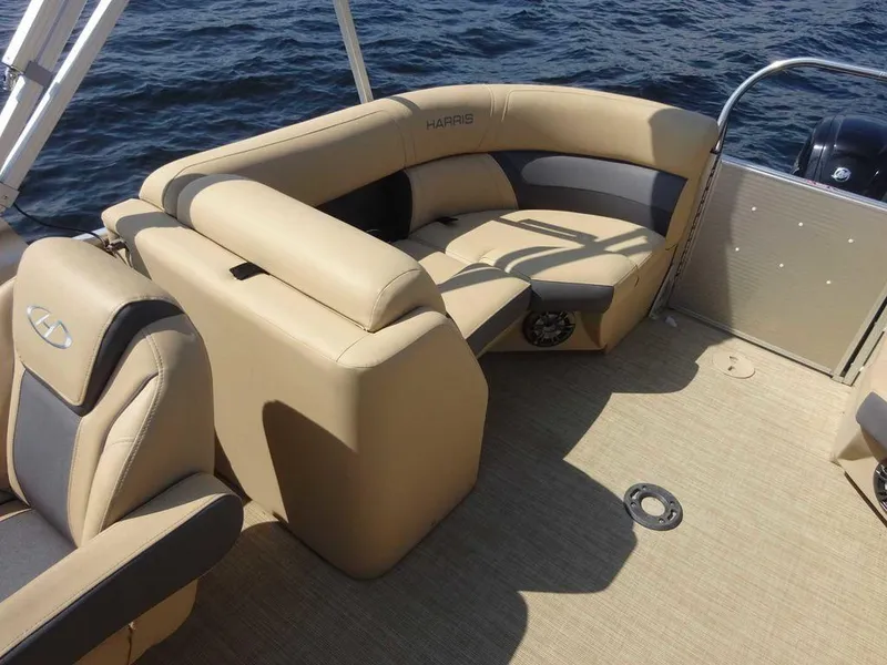 Slide: The Image of Harris Cruiser 230 2021 - 4