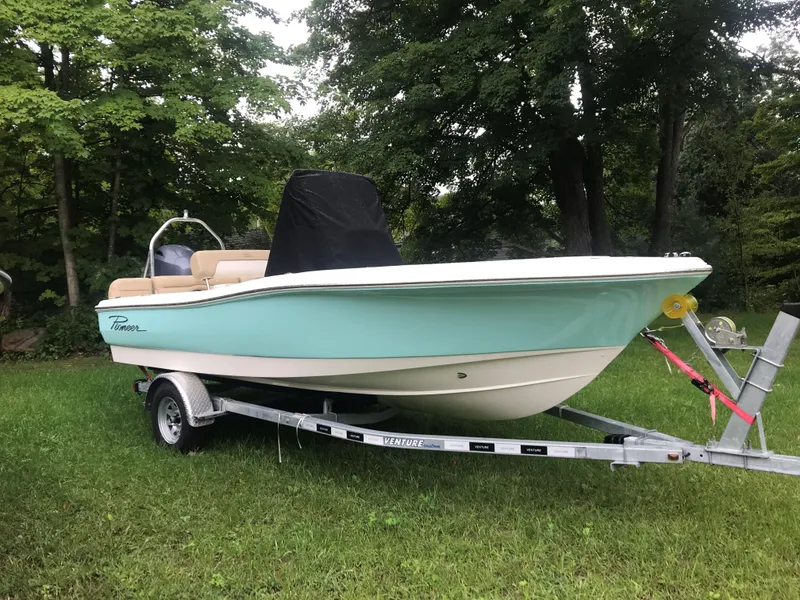 Slide: The Image of Pioneer 180 Islander 2025 - 3