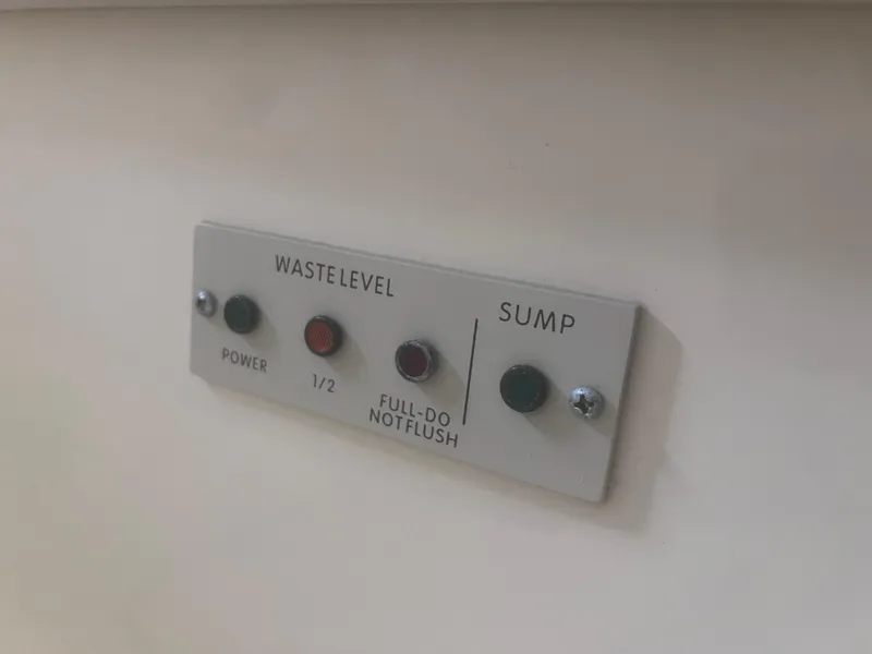 Slide: The Image of Clarion audio system in 2000 Sea Ray 460 Sundancer boat. - 47