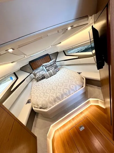 Slide: The Image of Master StateRoom - Forward - 36