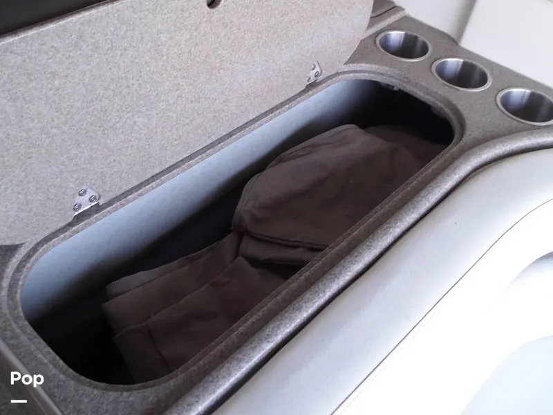 Slide: The Image of 2007 Rinker 280 EC for sale in Portland, OR - 31