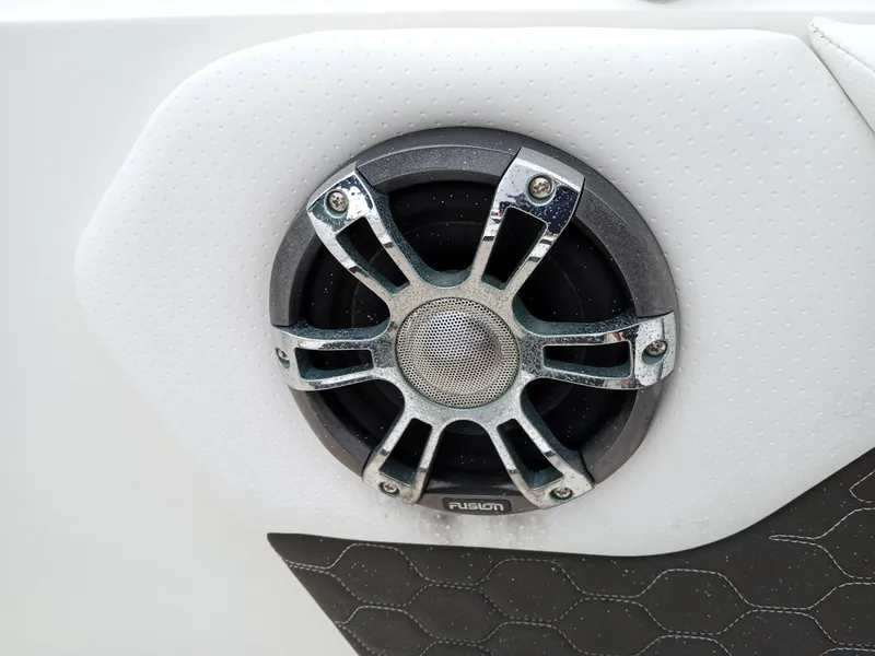 Slide: The Image of Fusion speaker on 2022 Sea Ray SDX 250 Outboard boat interior. - 45