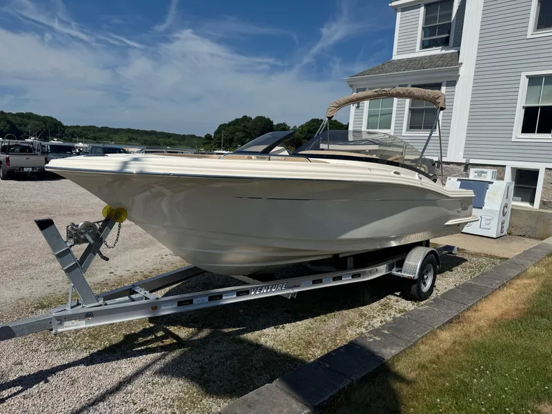 Slide: The Image of Scout 215 Dorado 2025 - 60