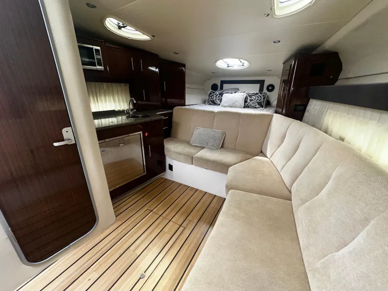 Slide: The Image of Regal 32 Express 2015 - 11