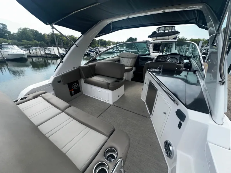 Slide: The Image of Regal 32 Express 2015 - 4