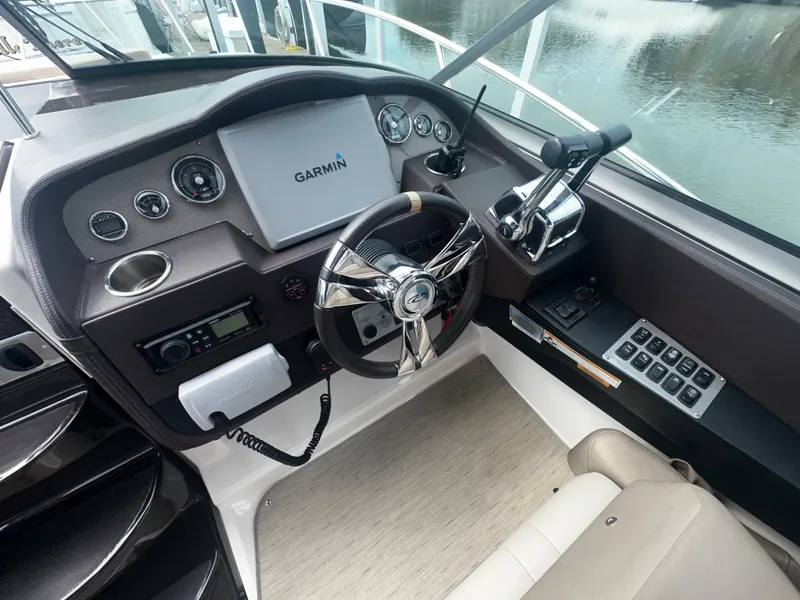 Slide: The Image of Regal 32 Express 2015 - 9