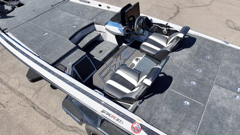 Slide: The Image of Skeeter FXR21 Apex - 10