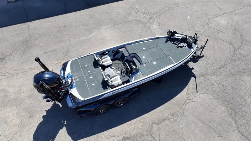 Slide: The Image of Skeeter FXR21 Apex - 12