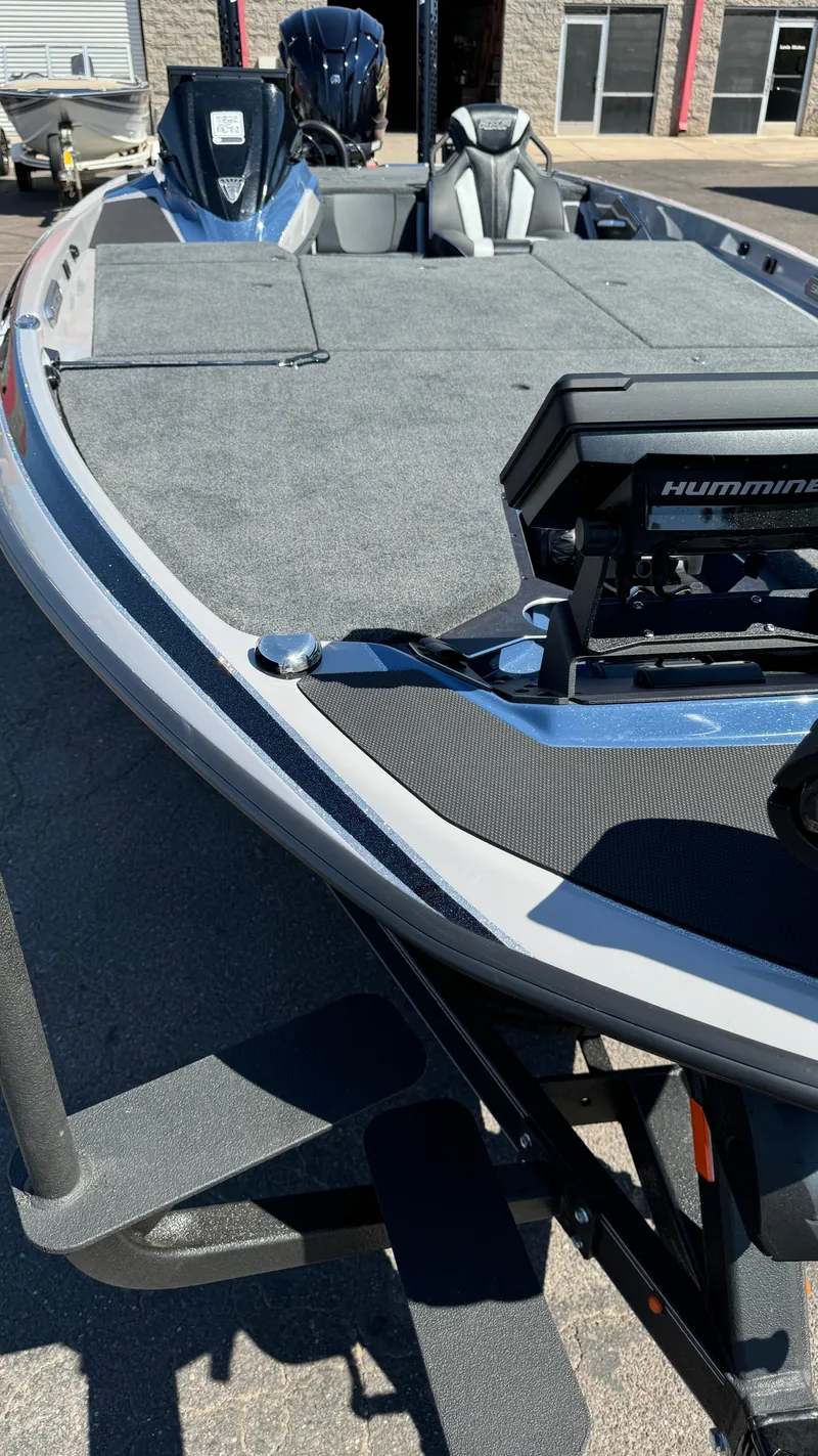 Slide: The Image of Skeeter FXR21 Apex - 17