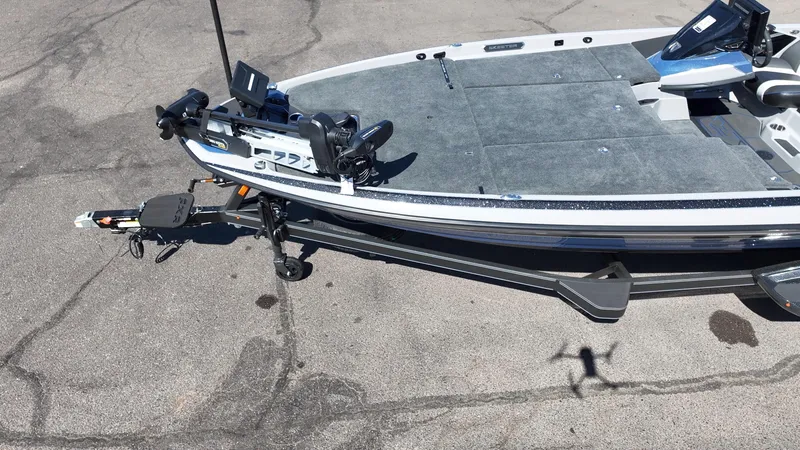 Slide: The Image of Skeeter FXR21 Apex - 9