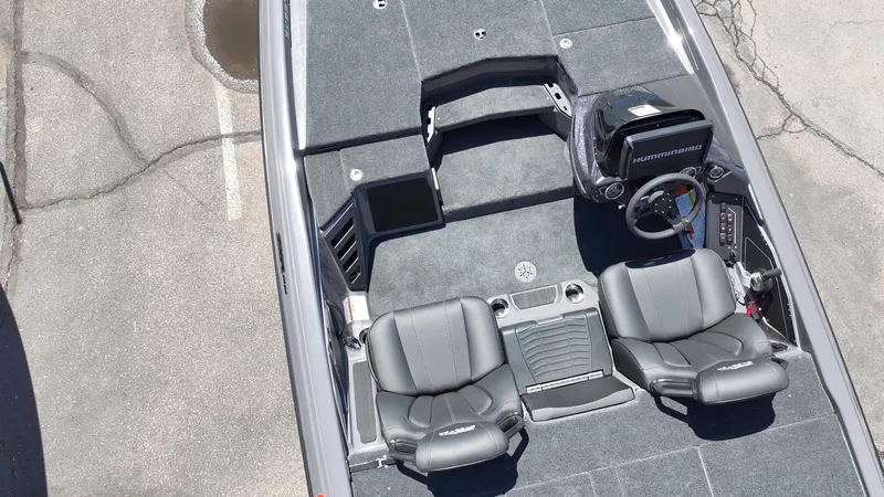 Slide: The Image of 2025 Skeeter ZXR20 - 14