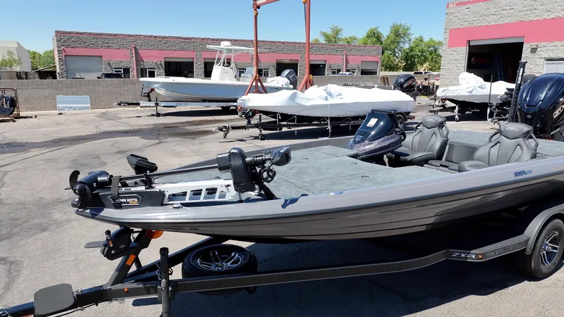 Slide: The Image of 2025 Skeeter ZXR20 - 15