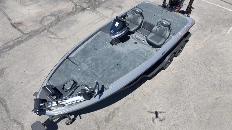 Slide: The Image of 2025 Skeeter ZXR20 - 7