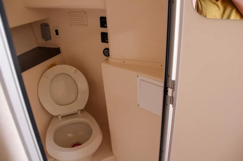 Slide: The Image of Grady-White Express 330 2003 - 50