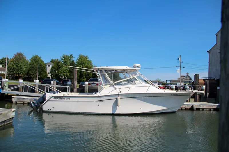 Slide: The Image of Grady-White Express 330 2003 - 61