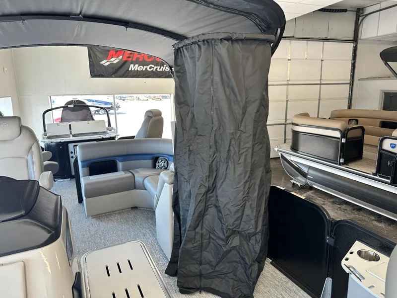 Slide: The Image of Premier 230 ANGLER 2025 - 11