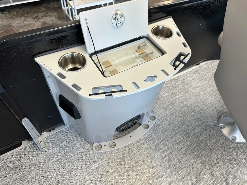 Slide: The Image of Premier 230 ANGLER 2025 - 12