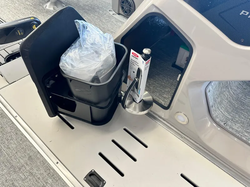 Slide: The Image of Premier 230 ANGLER 2025 - 13