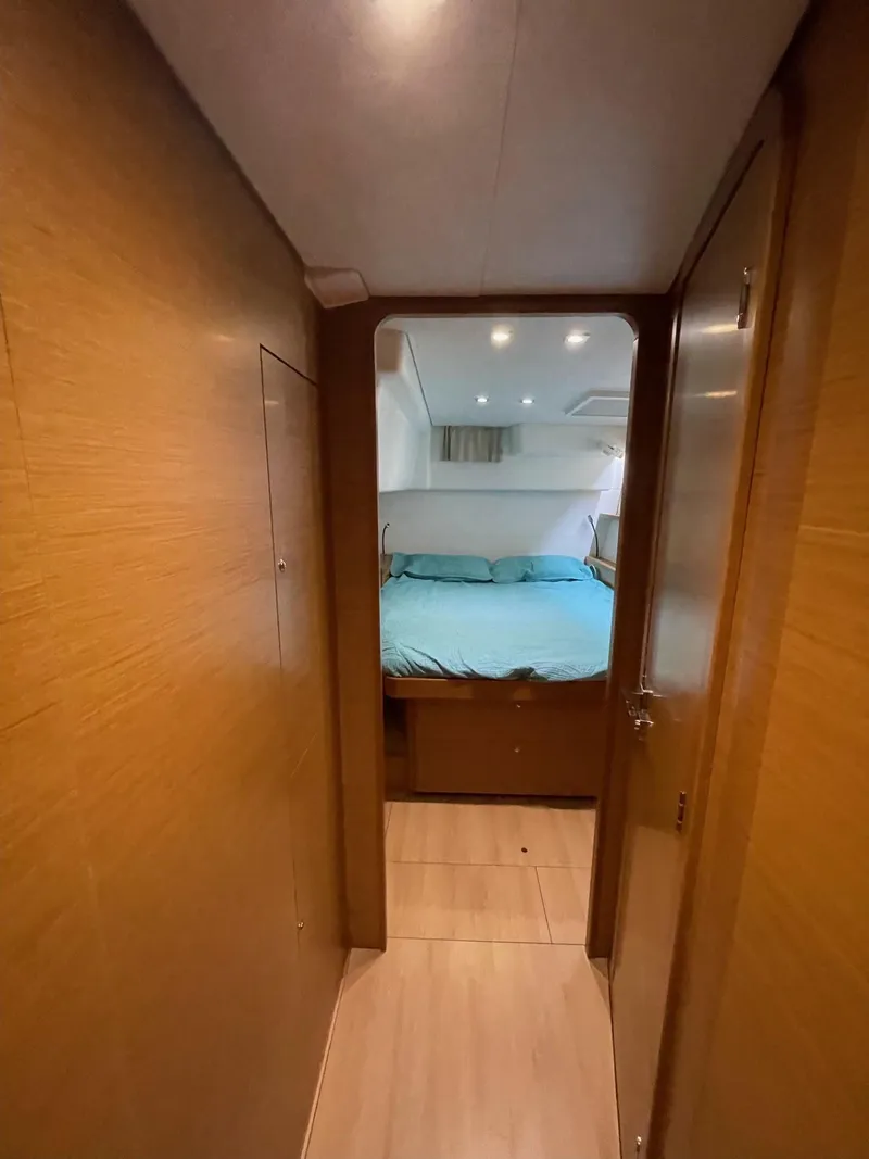 Slide: The Image of Guest stateroom - 25