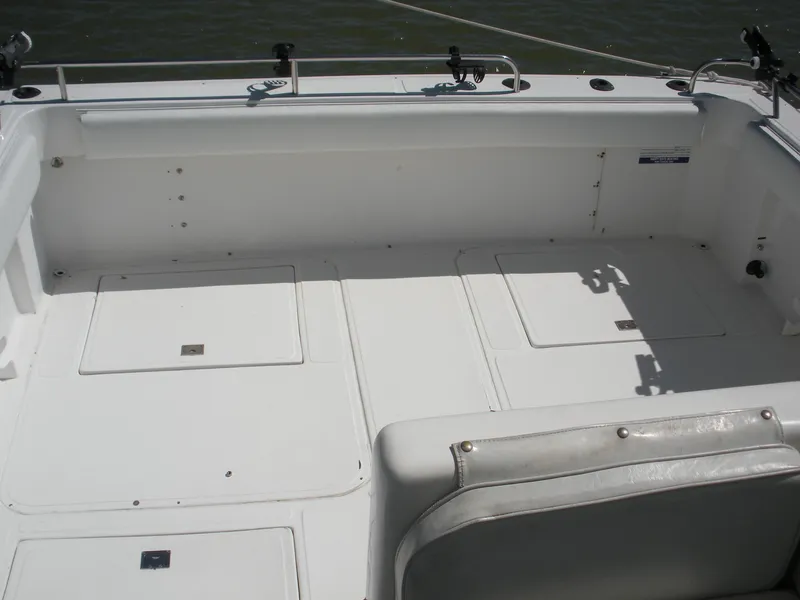 Slide: The Image of Spacious deck of 1999 Baha Cruisers 290 King Cat Ht boat. - 12