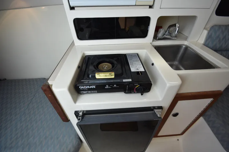 Slide: The Image of 1998 Albin 28 TE, stove and sink - 21