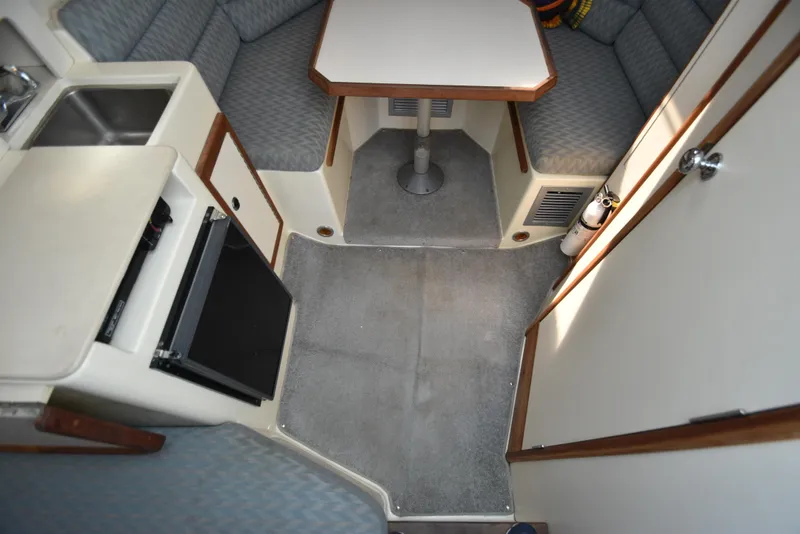 Slide: The Image of 1998 Albin 28 TE, cabin floor carpet - 24
