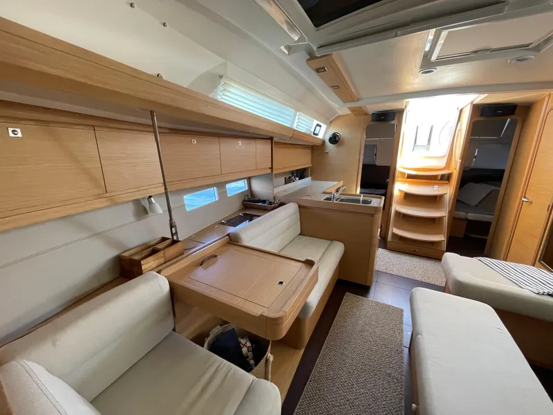 Slide: The Image of Stb Settee - 23