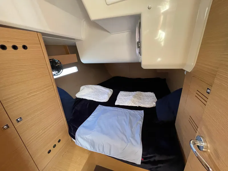 Slide: The Image of Stb Aft Cabin - 24