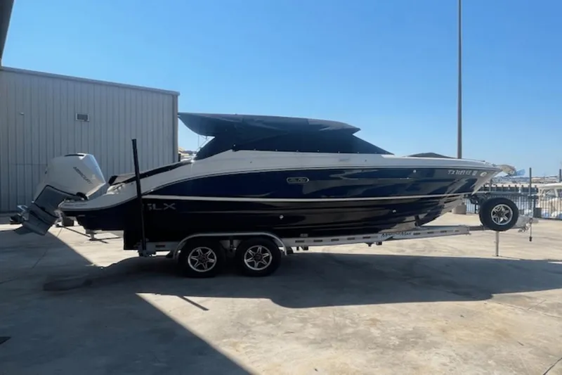 Slide: The Image of Sea Ray 260 SLX OUTBOARD 2023 - 8