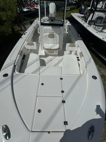 Slide: The Image of Robalo 266 Cayman SD 2025 - 22