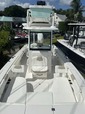 Slide: The Image of Robalo 266 Cayman SD 2025 - 23