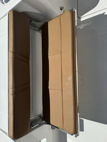 Slide: The Image of Robalo R250 Center Console 2025 - 16